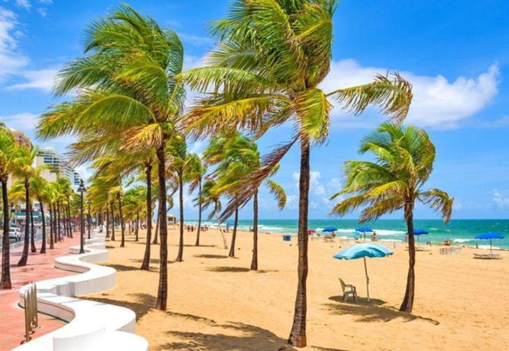 Men Only Dorms -3 Miles To The Beach Lighthouse Point Extérieur photo